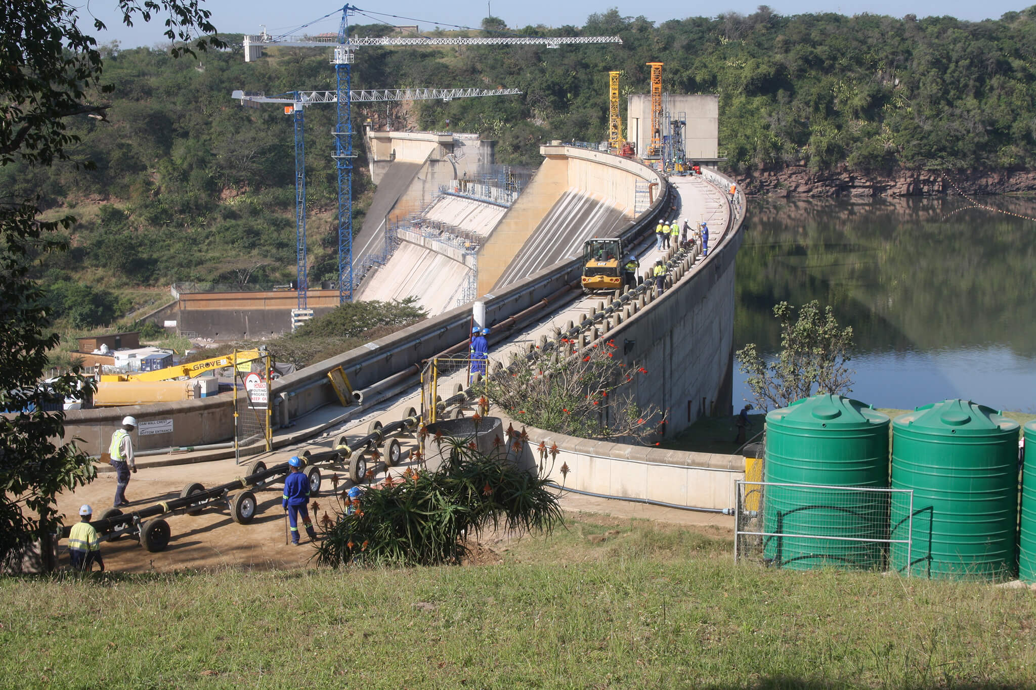 Implementing ultra-high capacity rock anchors. Hazelmere dam, South Africa